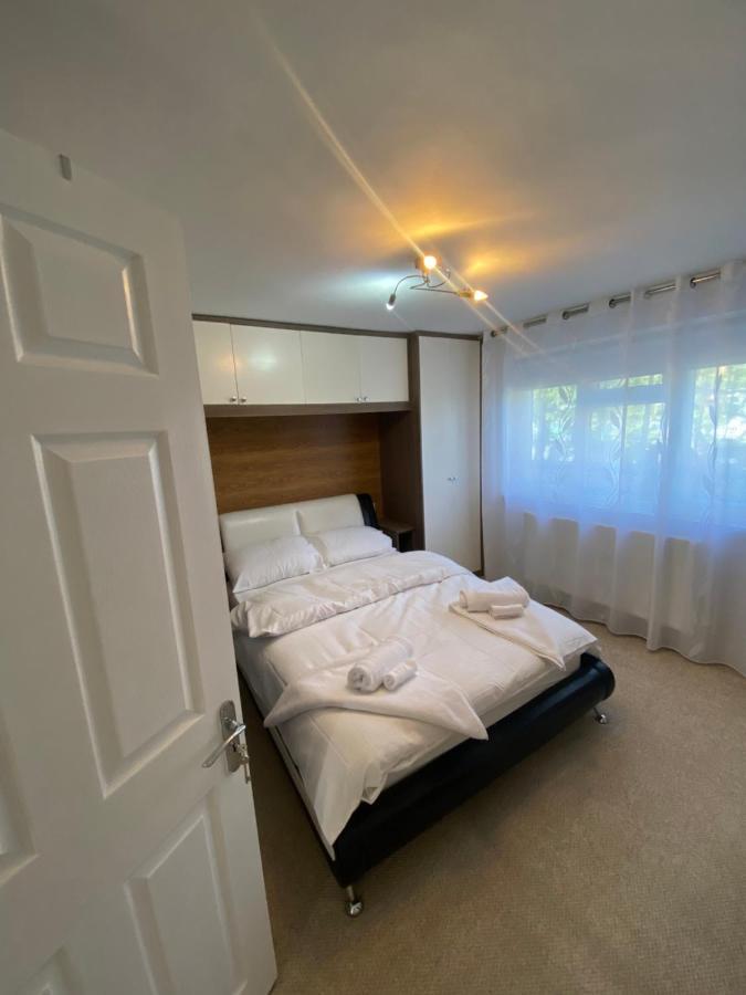 19 Shrewsbury Walk Apartamento Isleworth Exterior foto